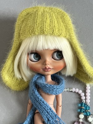 Kleidung Blythe Puppen Strickmütze und Schal aus Angora Neu Handwerk