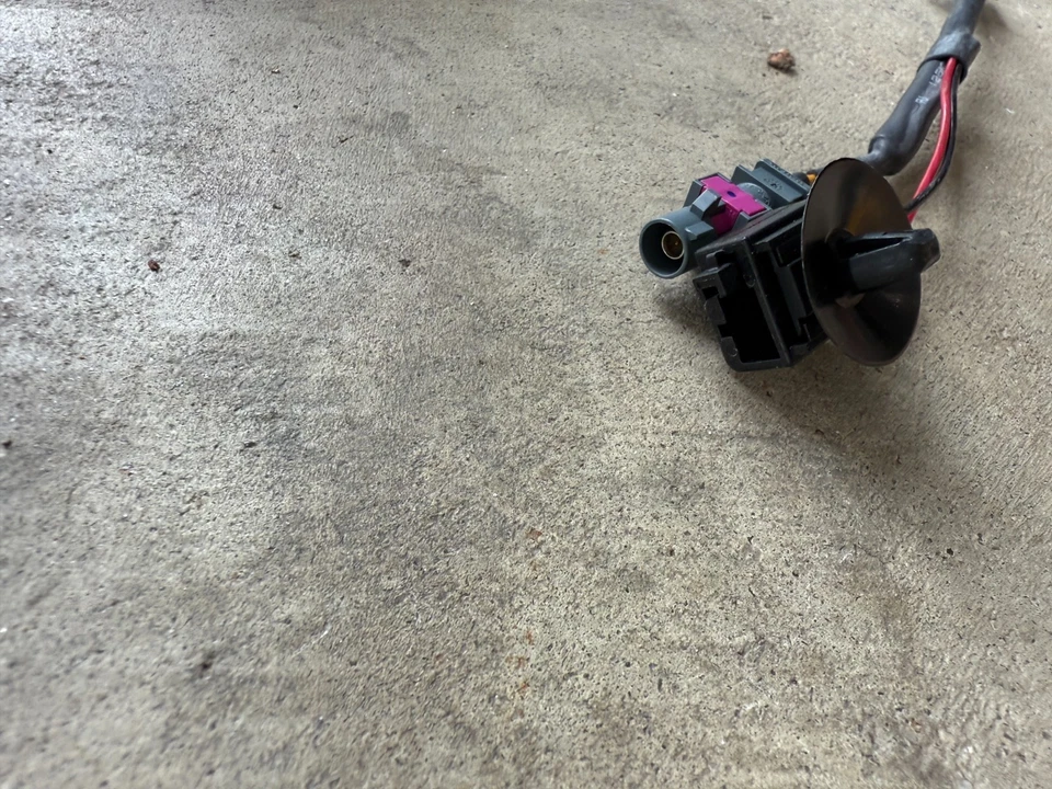 2010-2014 VOLKSWAGEN CC Handle Emblem W/Backup Camera Rear View 3C8827469D OEM - Image 4 of 4