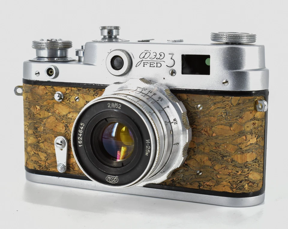 Cámara telémetro rusa FED 3 35mm alrededor de principios de los 60. Objetivo 52mm f2.8. Corcho. Foto 2 de 4