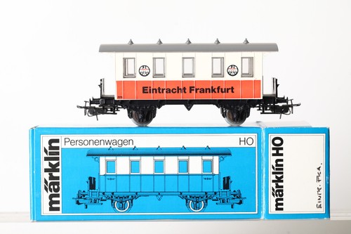 Märklin H0 Fußball Personenwagen rot weiß Eintracht Frankfurt  in OVP (343287) | Condition: Gebraucht