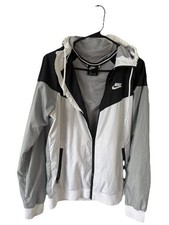 Nike Sportswear Windrunner Hooded Windbreaker jacket with a V-Size S Unisex