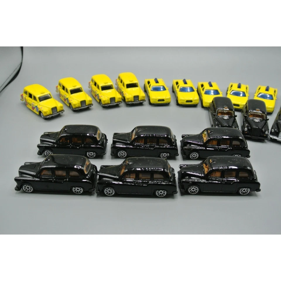 Matchbox Diecast Taxi Lot of 24 FX4R London Hero City Coca-Cola 1986-2004 EX - Image 3 of 4