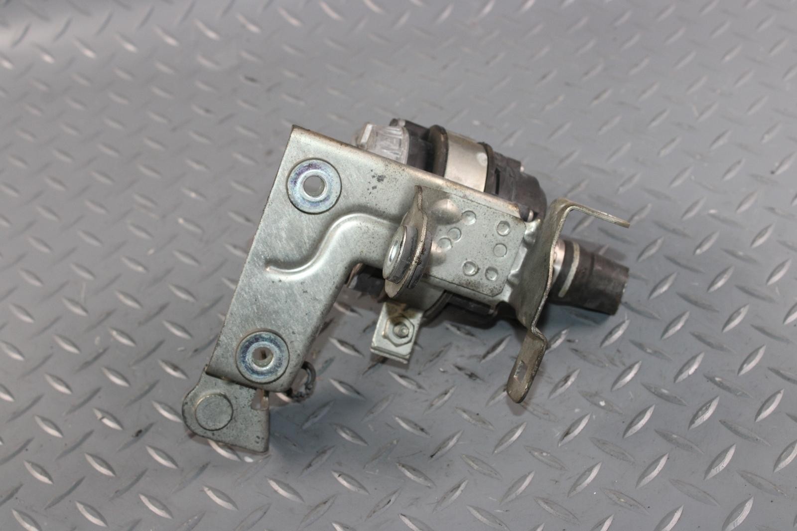 Maserati Ghibli 2014-2021 Water pump