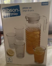 GIBSON EVERYDAY CLEAR GLASS PITCHER W/LID SET WITH 4 TUMBLER GLASSES NIB