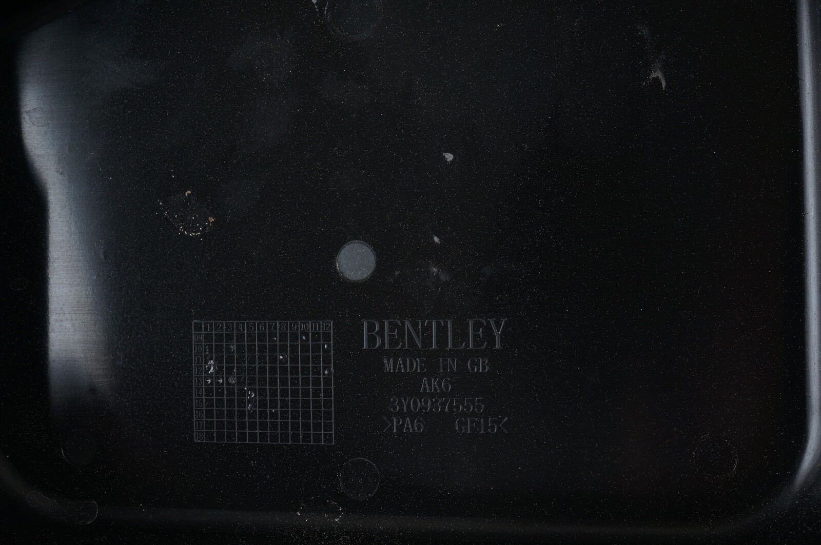 2010 - 2020 Bentley Mulsanne Fuse Relay Junction Box Cover Housing 3Y0937555