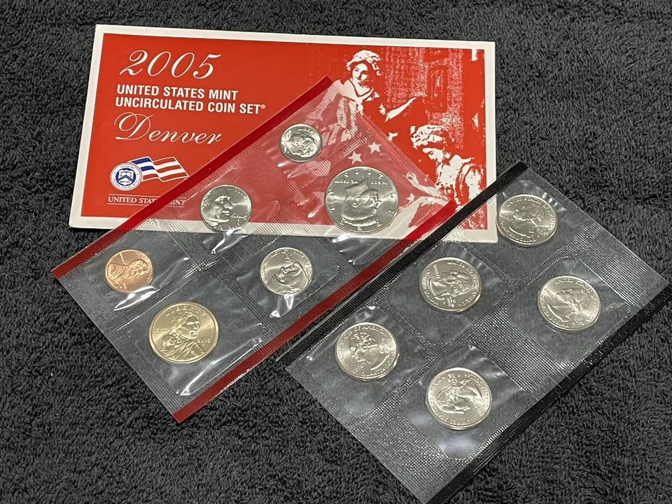 2005 Mint Sets P&D! 22 Coins In UNOPENED BOX - UNSEARCHED Coins! - Image 3 of 4