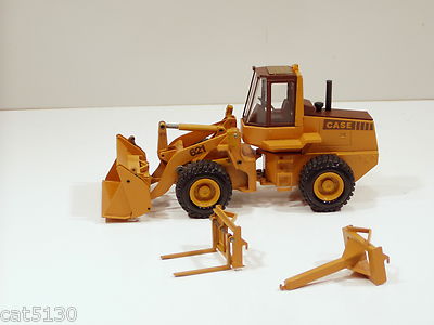 MAN TGS NN 8x4 porteur avec porte engins 2+2 Essieux LISE & FILS | Collect World