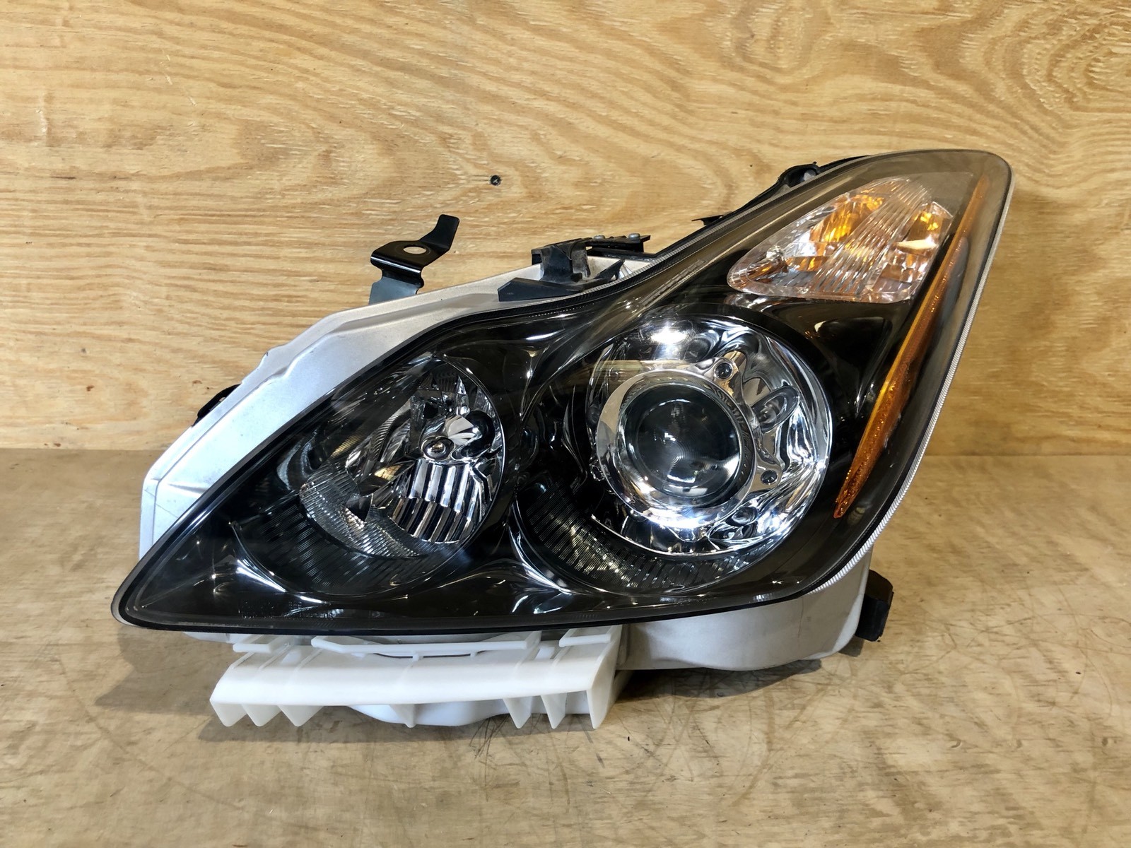 2008-2013 Infiniti G37 Coupe Xenon Headlight Left Driver Side OEM  