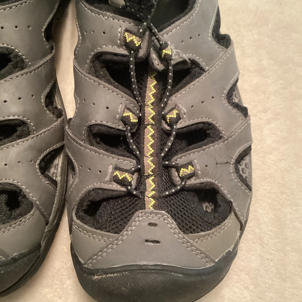 Sandalias grises Alpine Designs para hombre talla 11 de cuero y parte superior hecha por el hombre sin cordones Foto 2 de 4