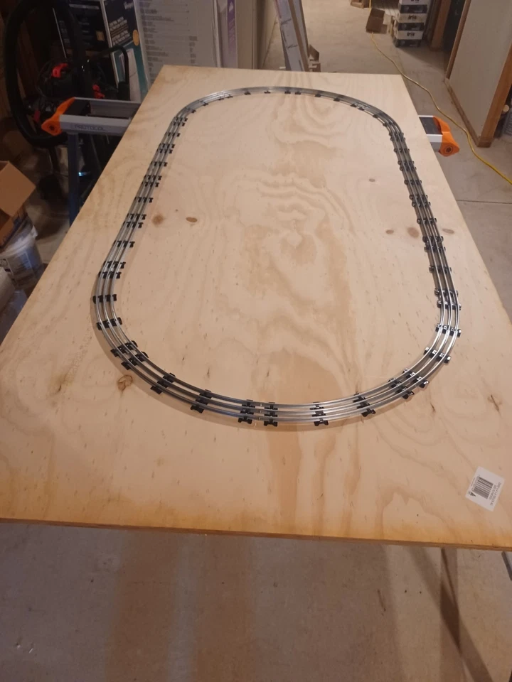 O GAUGE Tubular Steel Track O-36 Curve Oval Layouts - Power Source & Lock-Ons - Image 2 of 4
