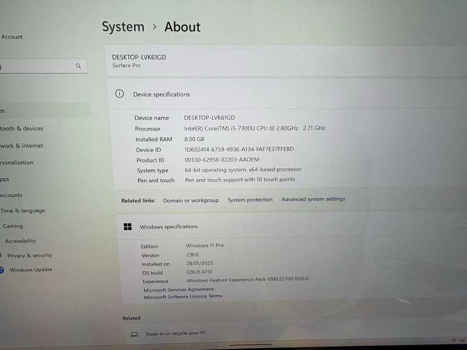 Microsoft Surface Pro 5 i5-7300U 8GB RAM 256GB SSD Windows 11 50% - 80%  Battery - Image 3 of 4