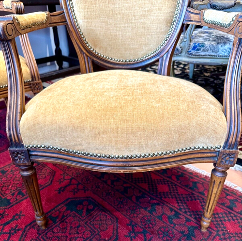 Gorgeous French Antique near pair Armchairs. Circa1900 - Picture 8 of 13