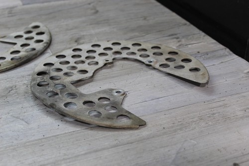2004 Yamaha Bruin 350 Yfm350fa 4x4 Front Left Right Brake Rotor Guard Set - Picture 3 of 4