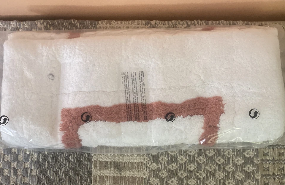 Alfombra de baño Kassatex 100 % algodón 20x31 en marco a rayas pimentón blanco nueva @ Foto 2 de 4