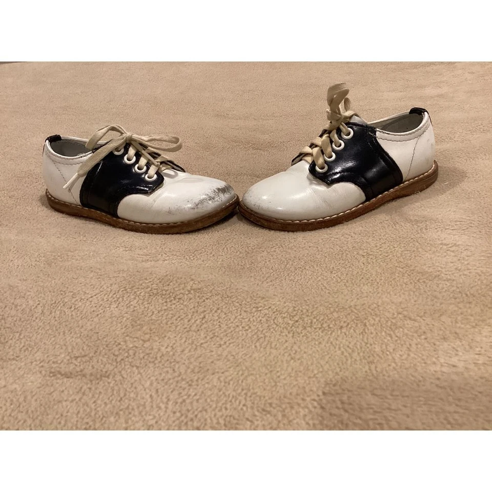 Vintage Child's Jumping Jack saddle shoes, size 4.5 B - Image 3 of 4