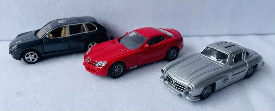3x 1:64 Siku Die Cast Cars, Mercedes 300 SL & SLR McLaren + Porsche Cayenne, en muy buena condición Foto 2 de 4