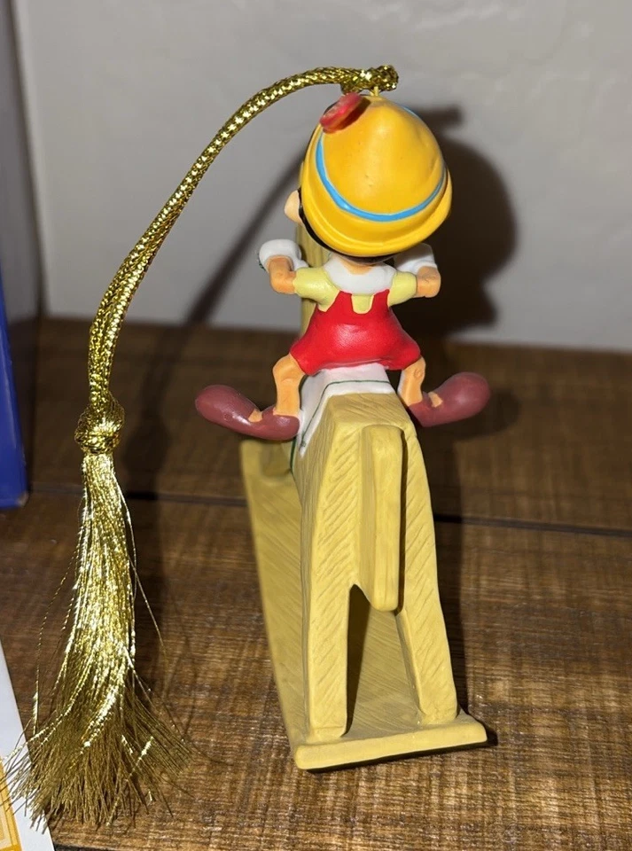 UN REGALO PARA PINOCHO Edición Presidente Ornamento Primeros Momentos Caballo Disney Foto 4 de 4