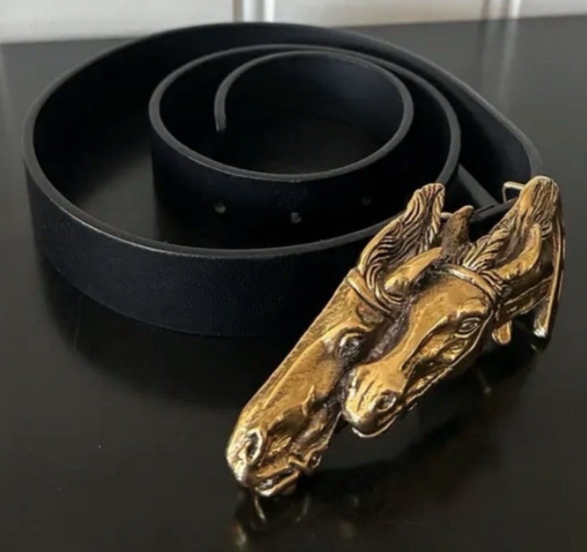 1970s 1980s Vintage Gucci Black Leather Belt with Silver Double Horse-Head Buckl 1970s/1980s Gucci Horse Head Horseshoe Buckle Black  main image 3