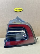 Tesla Model 3 Heckleuchte LED aussen Rechts 107740000C 2847481