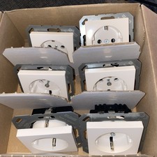 Jung Serie A SCHUKO-Steckdose - Alpinweiß (A 1520 WW)