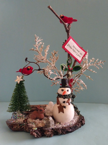 Fairy Garden SNOWMAN on Wood Slab w CARDINALS/ BUNNY Winter Christmas Miniature
