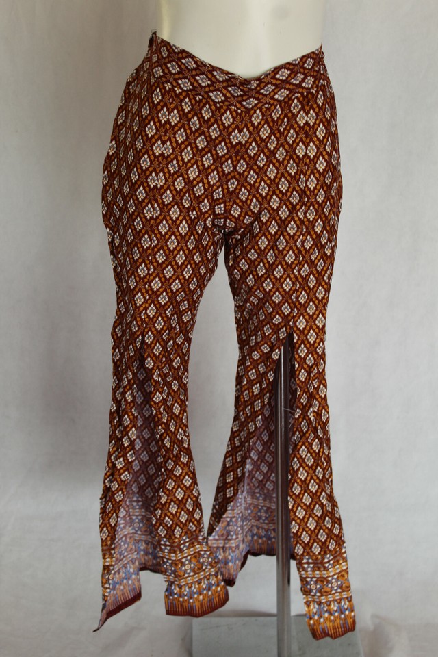 🍇 NO SIZE UNBRANDED BROWN PATTERN FLARED LEG CROPPED PANTS POST 5+ FREE
