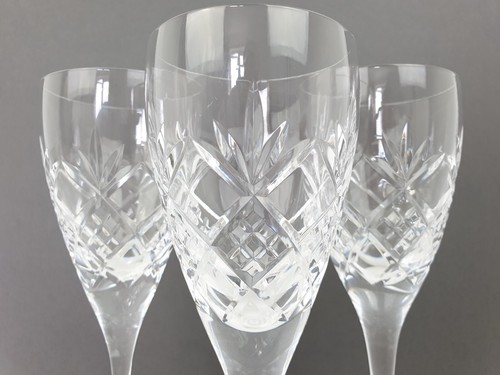 3 x Royal Doulton Crystal Elizabeth Pattern Wine Glass 18.7cms (7-3/8″) Tall - Picture 6 of 13