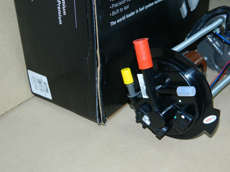 BOSCH FUEL PUMP MODULE 67780 FOR 07-08 GMC SIERRA & CHEVY SILVERADO 1500 4.8L - Imagem 2 de 3