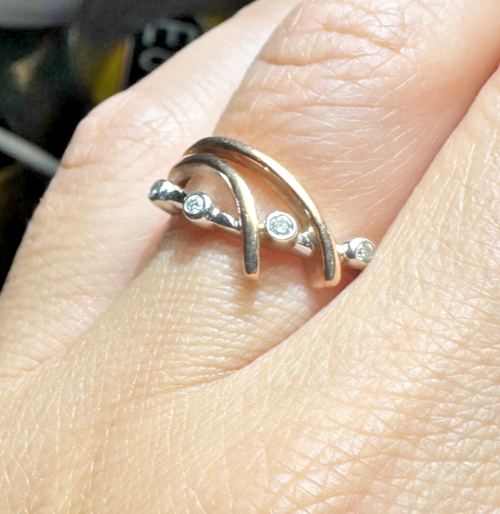 Bague Filigrane Blanche Réglable – Couleur Rose Orangé, Diamètre 9 Mm, Métal, Adulte, Neuve Sans Emballage