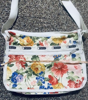LeSportSac Medium White Floral Tote GUC with Zippered Wet Pouch, Lots of Pockets