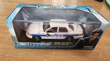 Greenlight Collectibles Hollywood Macgyver 2003 Crown Vic Police Green...