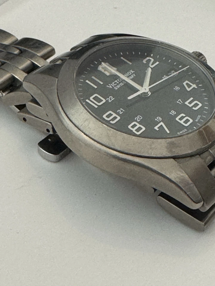 Victorinox Ejército Suizo ~ Reloj Hombre ALLIANCE TITANIUM ~ Cristal Zafiro + Pulsera Ti Foto 3 de 4