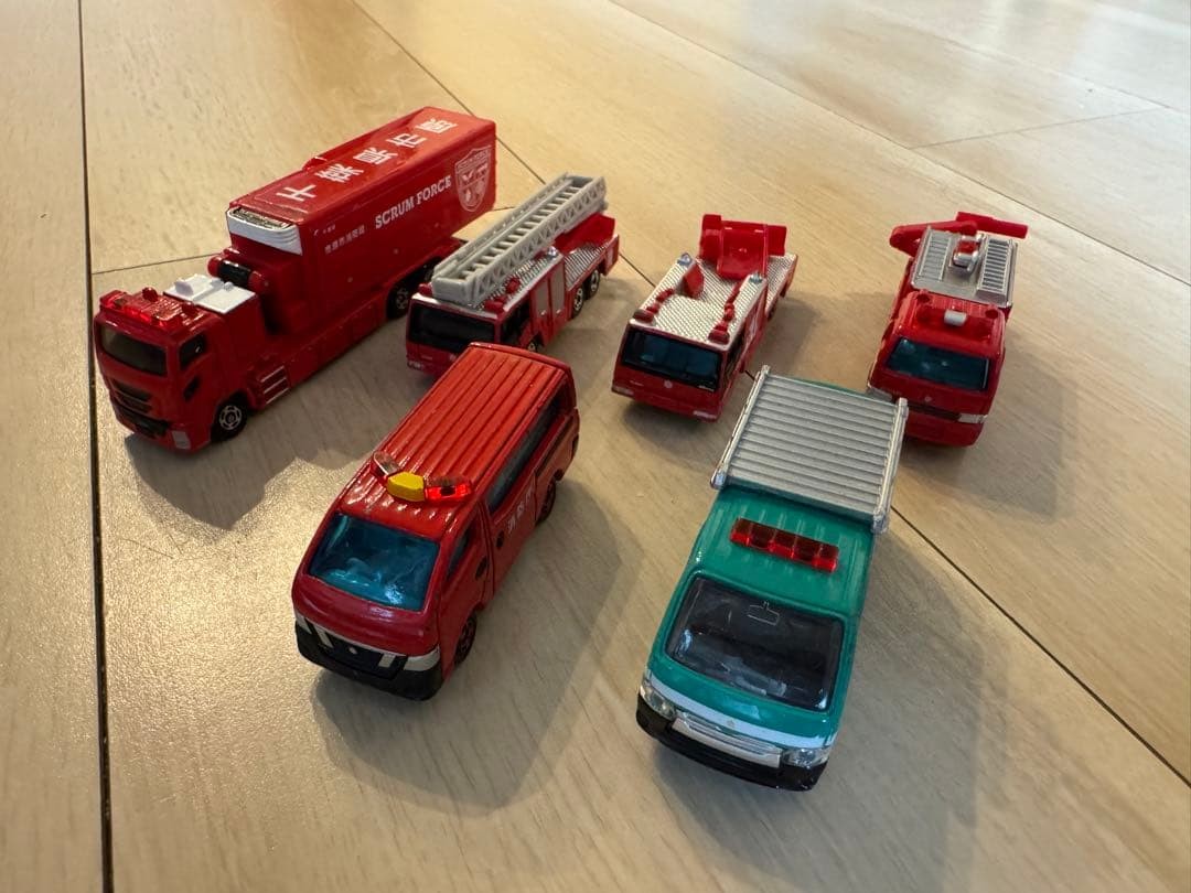 Tomica fire engine emergency vehicle set of 5