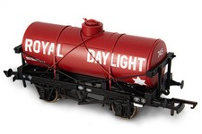 Oxford Rail OR76TK2010 LNER 12T Tank Wagon - Royal Daylight No.745 1:76 OO Gauge