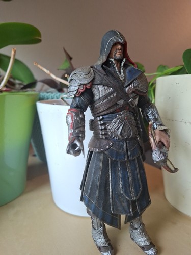 NECA Assassin's Creed Brotherhood EZIO Onyx Hooded 7" Figur Player Select 2012 - Bild 2 von 8