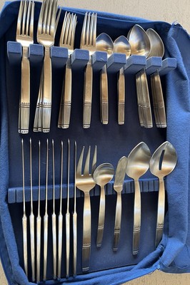 Lisa Jenks Flatware Set , 8 Place Settings , PINS  44 Pieces, 5  Serving RARE!