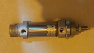 Pneumax 6.04.18/1 Shuttle Valve 1/8 Bsp , Pneumax Series 600 - And Valve