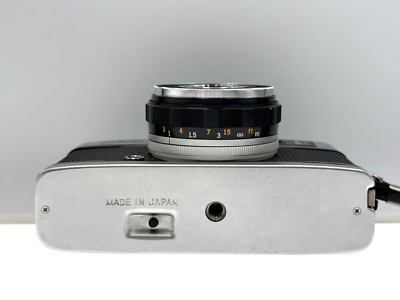 Near Mint* Olympus Trip 35 Point & Shoot Film Camera 40mm F2 Near Mint* Olympus Trip 35 Point & Shoot Film Camera 40mm F2
