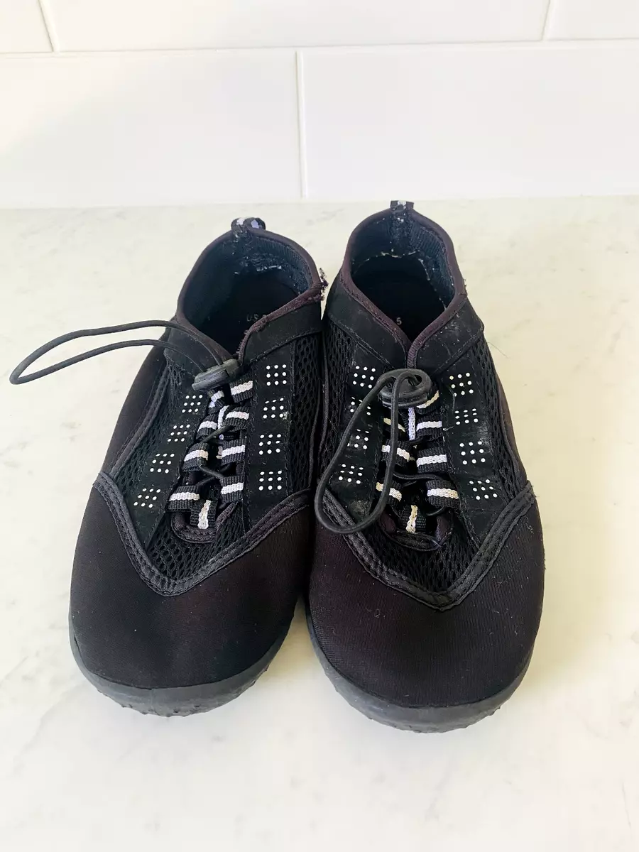 Aqua shop shoes black