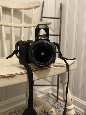 Nikon d40x body and Nikon dx af-s nikkor 18-55mm 1:3.5-5.6g II