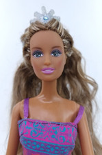 Barbie e la magia di Pegaso Rayla la regina delle nuvole bambola Mattel (V2)