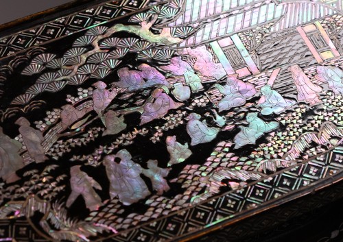 Chinese Lacquer Tall Table Mokko shape 16.5inch Figure Shell Raden Inlay Edo Era - Picture 8 of 24