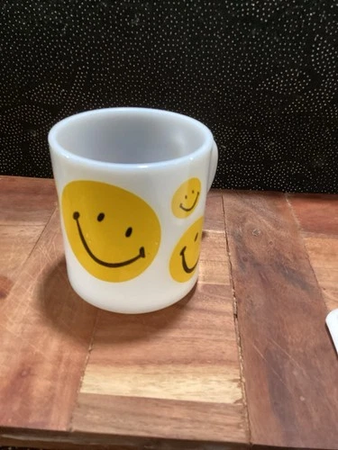 Vintage 70’s Yellow Smiley Happy Face Coffee Mug Milk Glass Pre Owned Retro