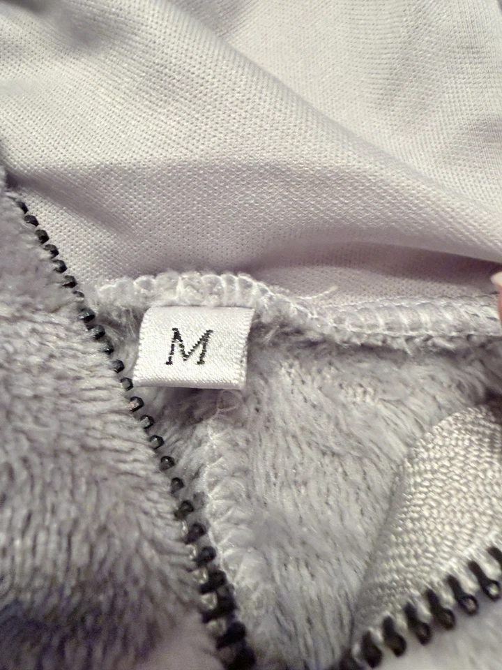 Pijama de una pieza con capucha de animal de felpa gris para niños talla M Foto 3 de 4