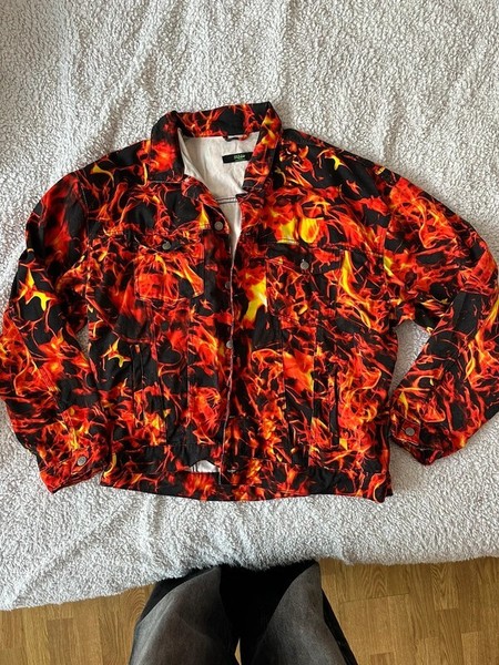 Cazadora Vaquera Jaded London.  Fire-Fuego