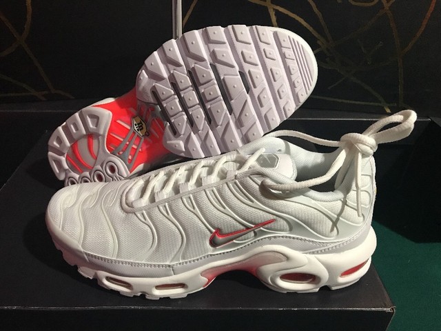 air max plus white grey