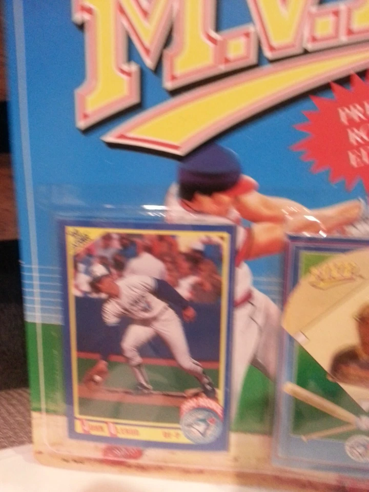 1990 年 MVP John Olerud Ace 新奇收藏家徽章和记分卡,全新无标签 — 第 2/3 张图片