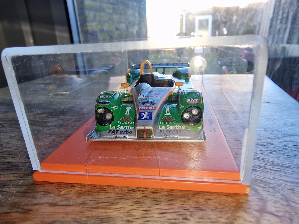 SPARK Model SCCG10 COURAGE C60 #18 LE MANS 2001 Resin Car 1/43 Scale - Image 4 of 4