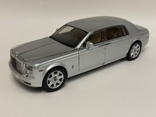 1/18 Kyosho  Rolls Royce Phantom EWB in Silver from 2012   08841S.   TL131
