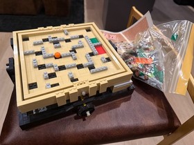 LEGO Ideas: Maze 21305 Complete with parts for alternate build and instructions!
